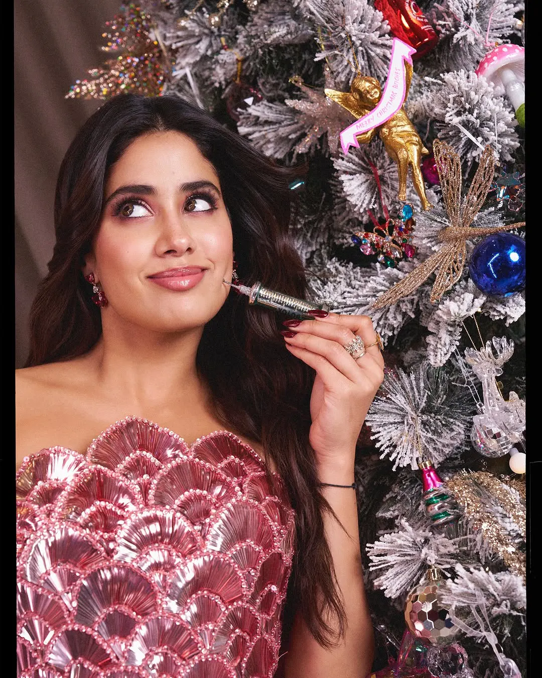 Janhvi Kapoor Christmas Special Sizzling Photos