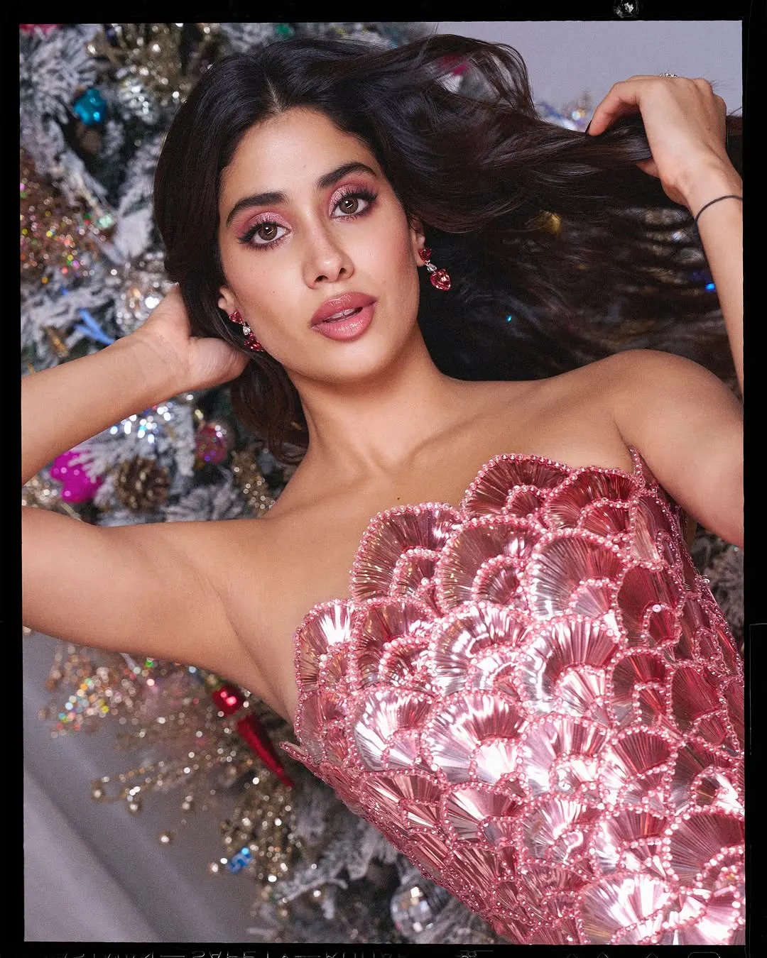 Janhvi Kapoor Christmas Special Sizzling Photos