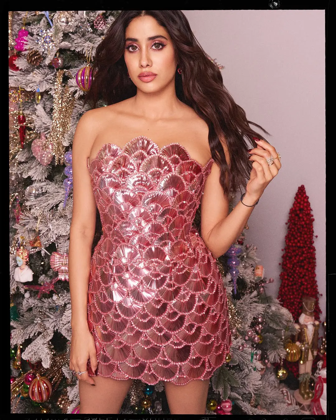 Janhvi Kapoor Christmas Special Sizzling Photos