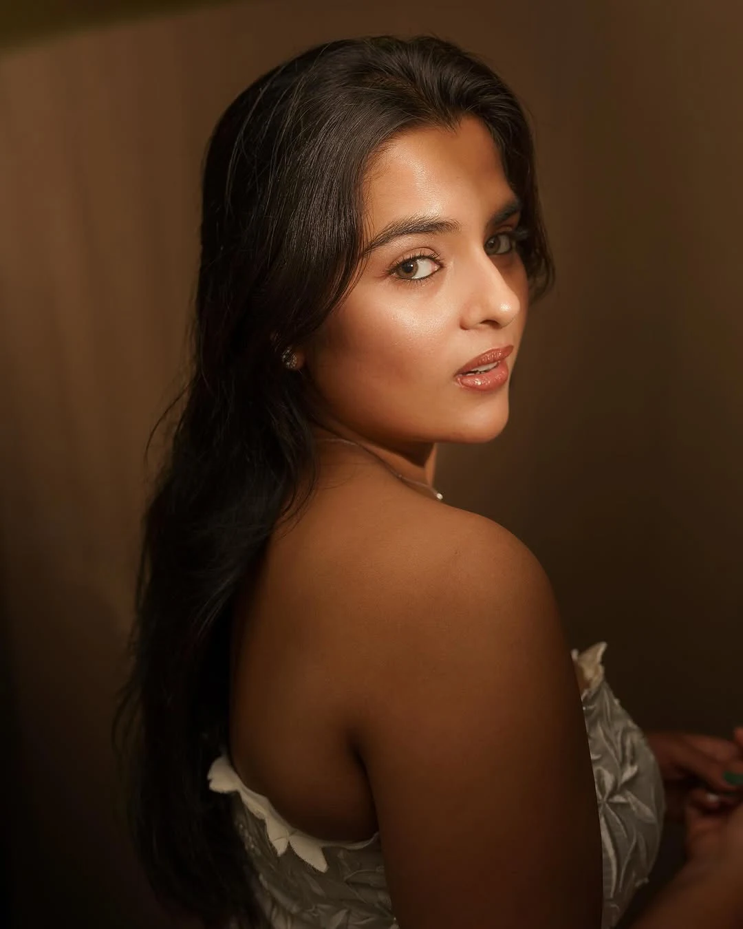 Kavya Kalyanram Looks like Angel in White Gown