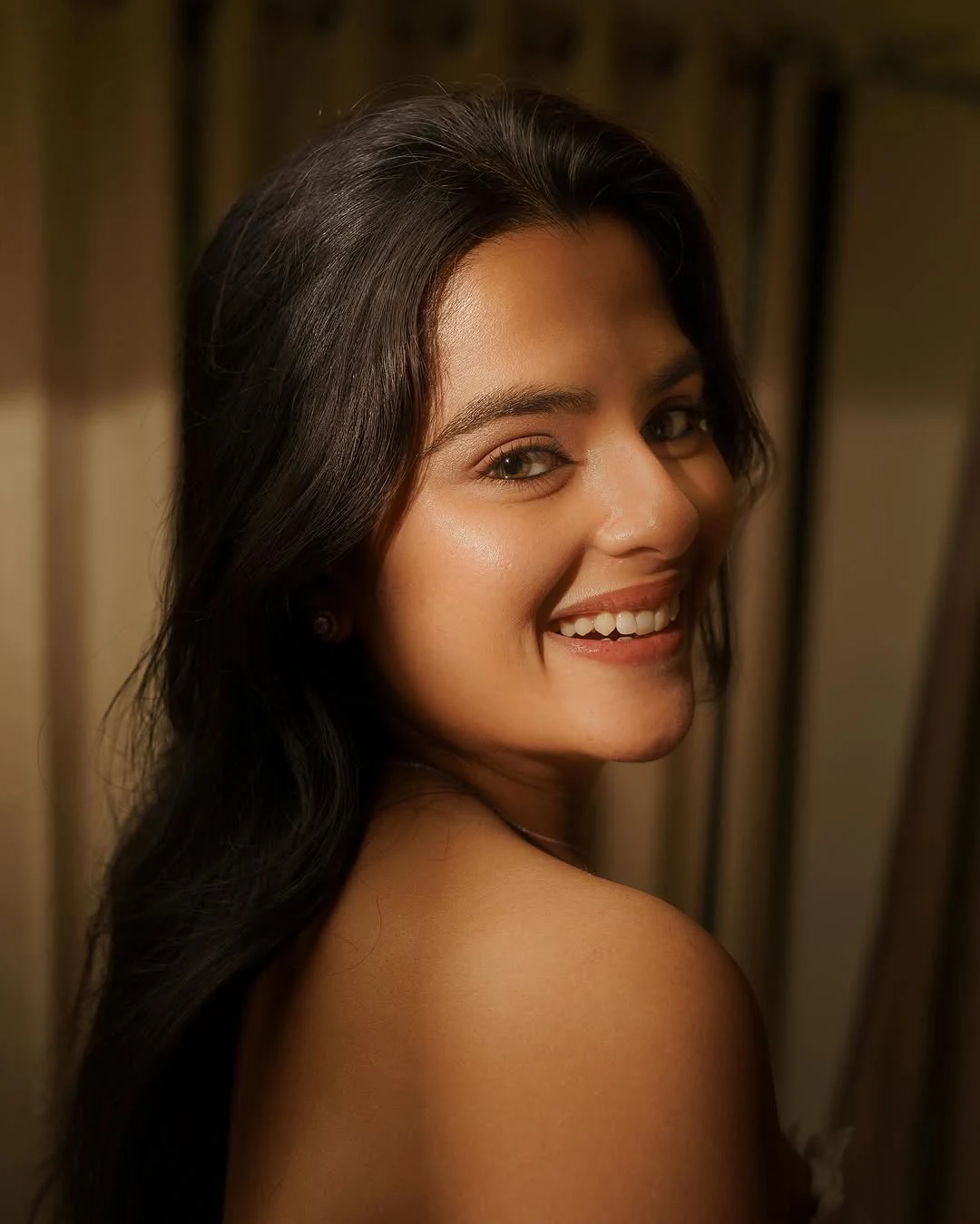 Kavya Kalyanram Looks like Angel in White Gown