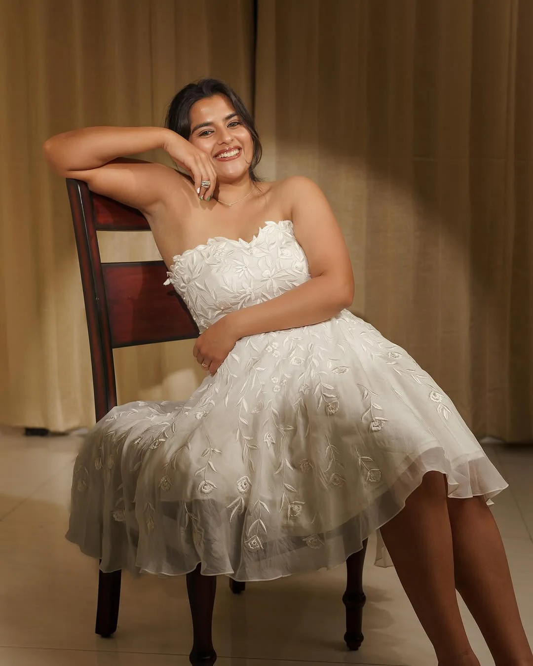 Kavya Kalyanram Looks like Angel in White Gown