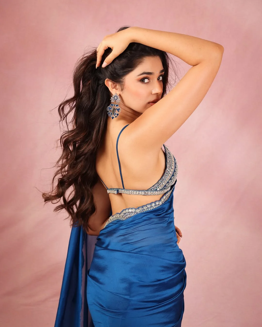 Krithi Shetty Stunning Looks in Saree Photos