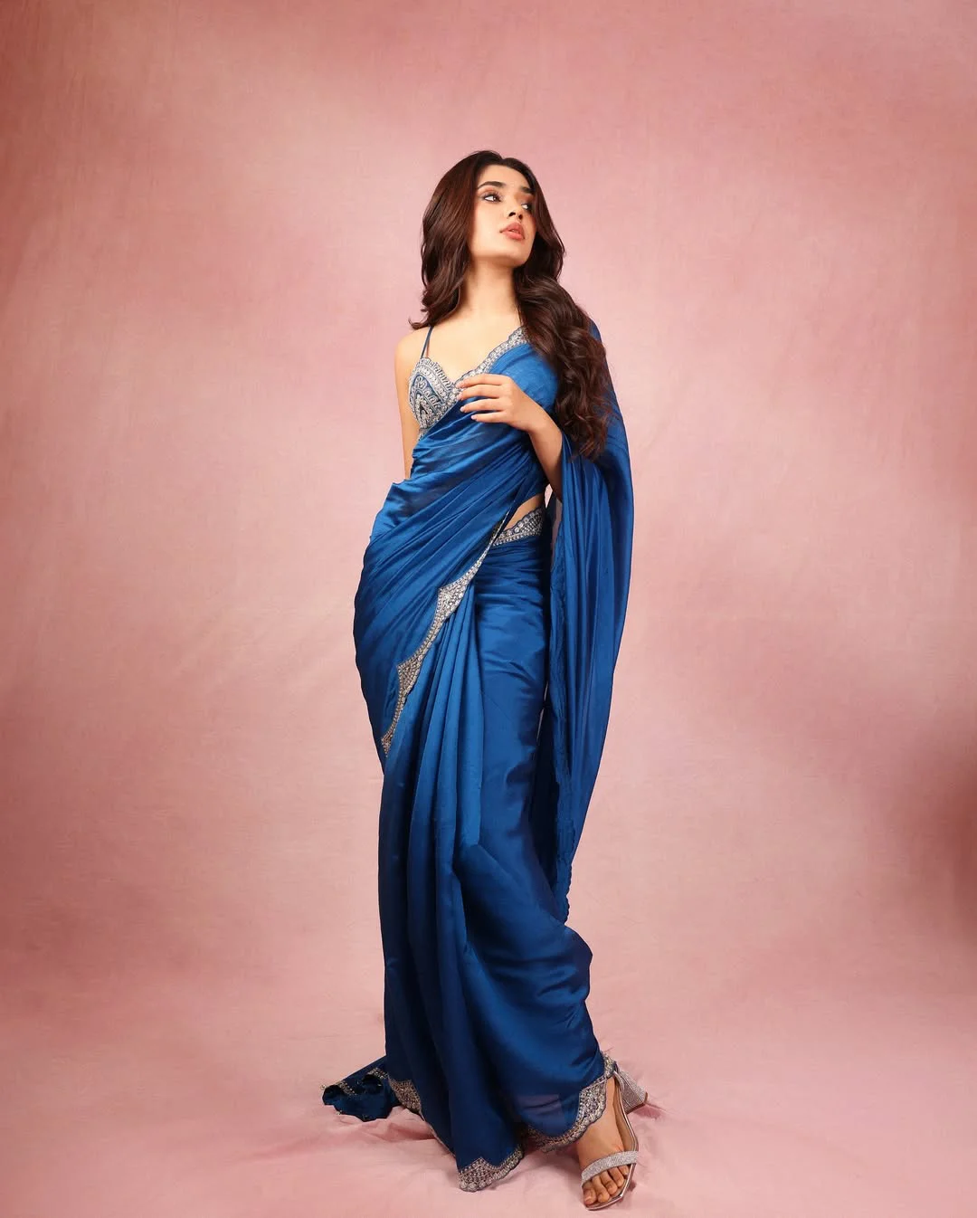 Krithi Shetty Stunning Looks in Saree Photos