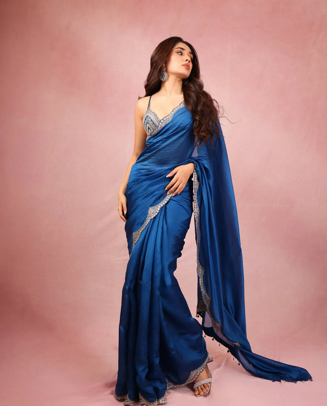Krithi Shetty Stunning Looks in Saree Photos