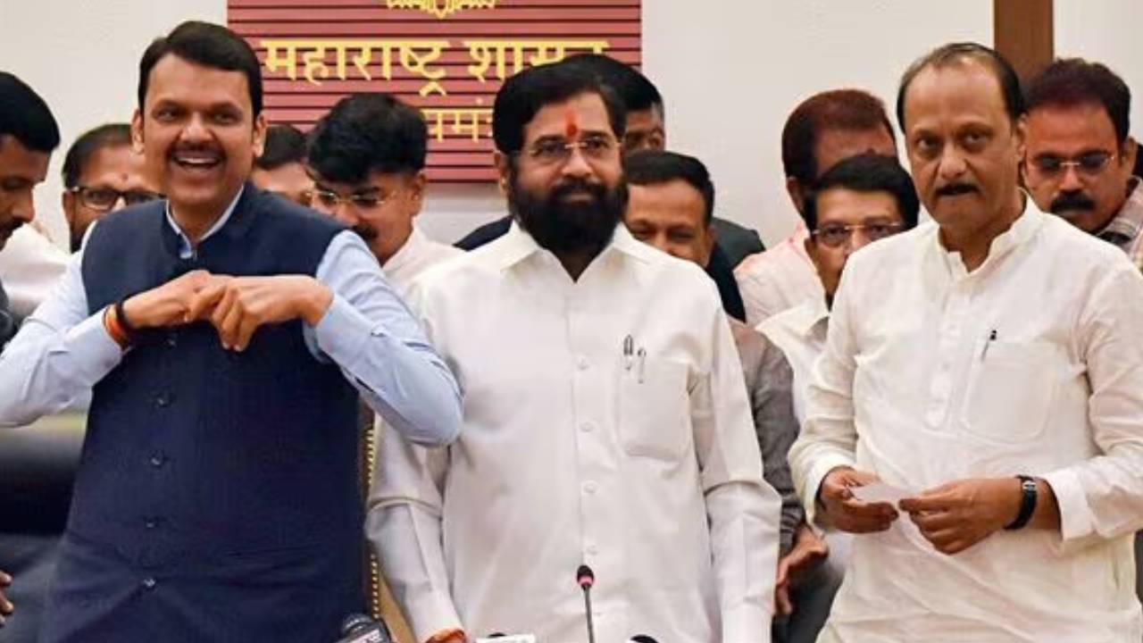 మహారాష్ట్ర సీఎం ఎంపికపై కొనసాగుతున్న సస్పెన్స్.. ఏక్నాథ్ షిండే కుమారుడు సంచలన ట్వీట్ మహారాష్ట్ర సీఎం ఎంపికపై కొనసాగుతున్న సస్పెన్స్.. ఏక్నాథ్ షిండే కుమారుడు సంచలన ట్వీట్