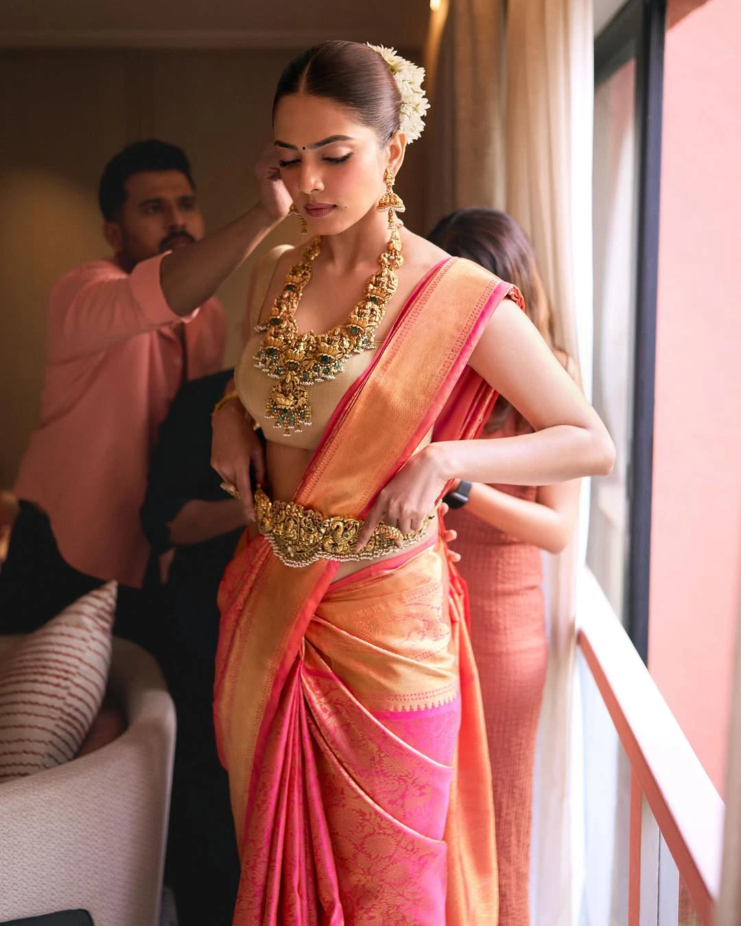 Malavika Mohanan Mesmerizing Looks in Saree