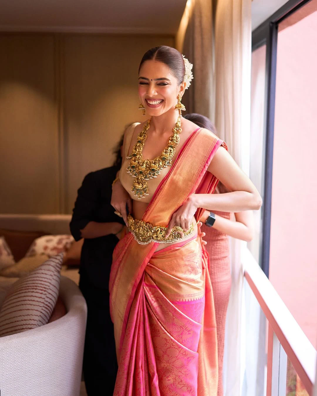 Malavika Mohanan Mesmerizing Looks in Saree