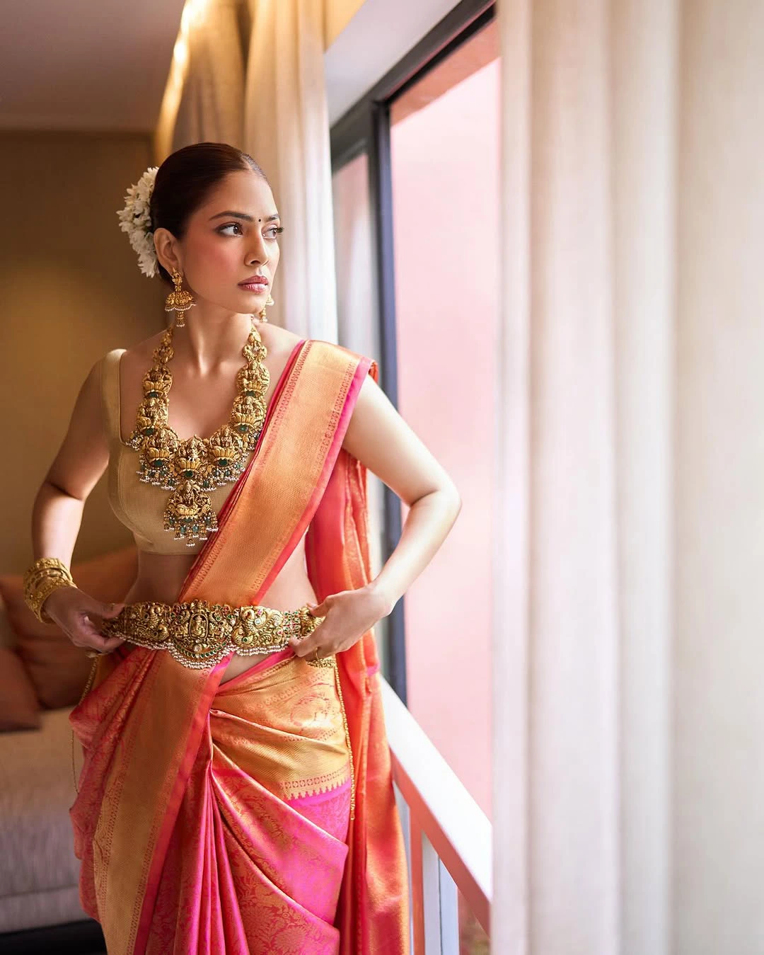 Malavika Mohanan Mesmerizing Looks in Saree
