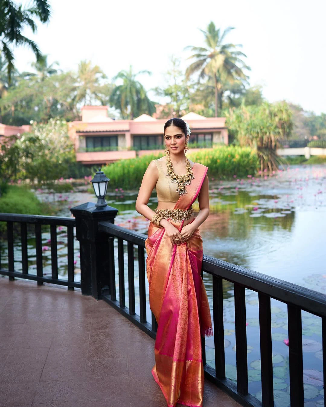 Malavika Mohanan Mesmerizing Looks in Saree