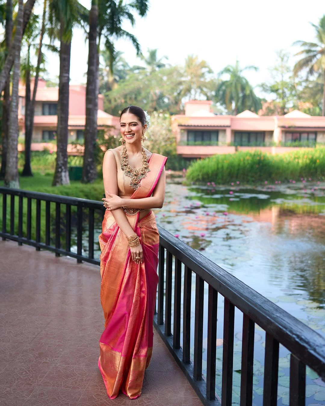 Malavika Mohanan Mesmerizing Looks in Saree