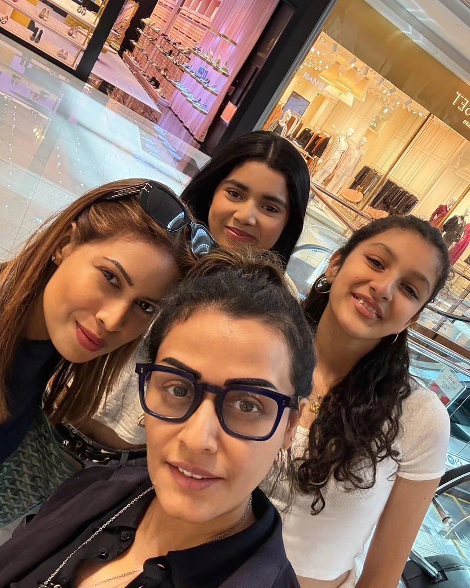Namrata Shirodkar and Sitara Enjoying Vacation in Dubai