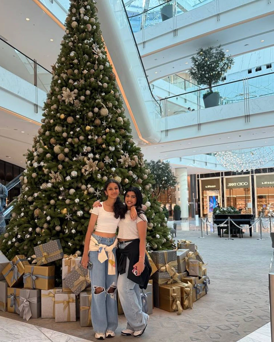 Namrata Shirodkar and Sitara Enjoying Vacation in Dubai