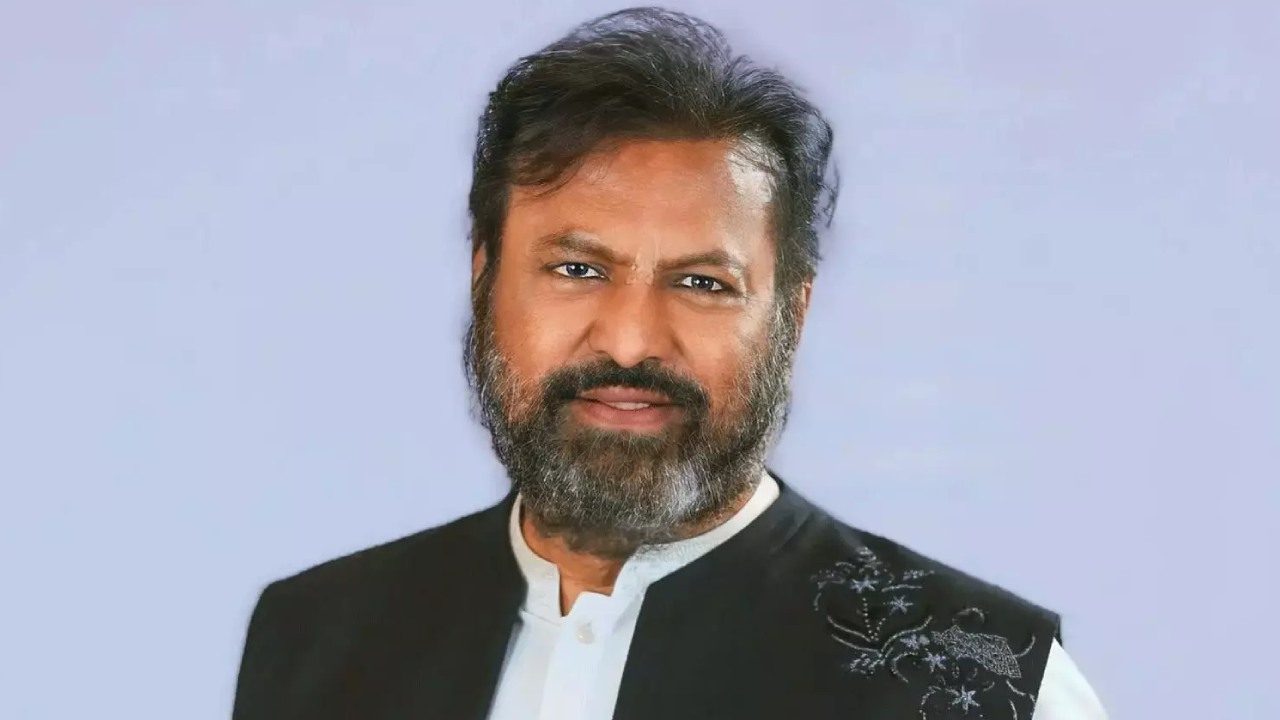 Mohan Babu : మోహన్ బాబు ఇంటికి వెళ్లిన పోలీసులు.. నివాసంలో లేని డైలాగ్ కింగ్..! Mohan Babu : మోహన్ బాబు ఇంటికి వెళ్లిన పోలీసులు.. నివాసంలో లేని డైలాగ్ కింగ్..!