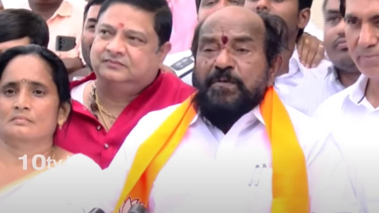 Rajya Sabha bypolls: నామినేషన్లు దాఖలు చేసిన రాజ్యసభ అభ్యర్థులు.. ఆర్. కృష్ణయ్య కీలక వ్యాఖ్యలు Rajya Sabha bypolls: నామినేషన్లు దాఖలు చేసిన రాజ్యసభ అభ్యర్థులు.. ఆర్. కృష్ణయ్య కీలక వ్యాఖ్యలు