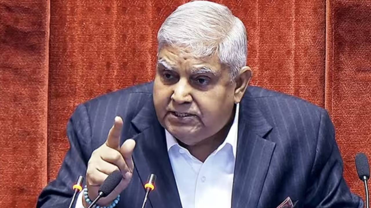 Rajya Sabha: రాజ్యసభలో తెలంగాణ ఎంపీ సీటు వద్ద కరెన్సీ నోట్ల కలకలం.. చైర్మన్ విచారణకు ఆదేశం Rajya Sabha: రాజ్యసభలో తెలంగాణ ఎంపీ సీటు వద్ద కరెన్సీ నోట్ల కలకలం.. చైర్మన్ విచారణకు ఆదేశం