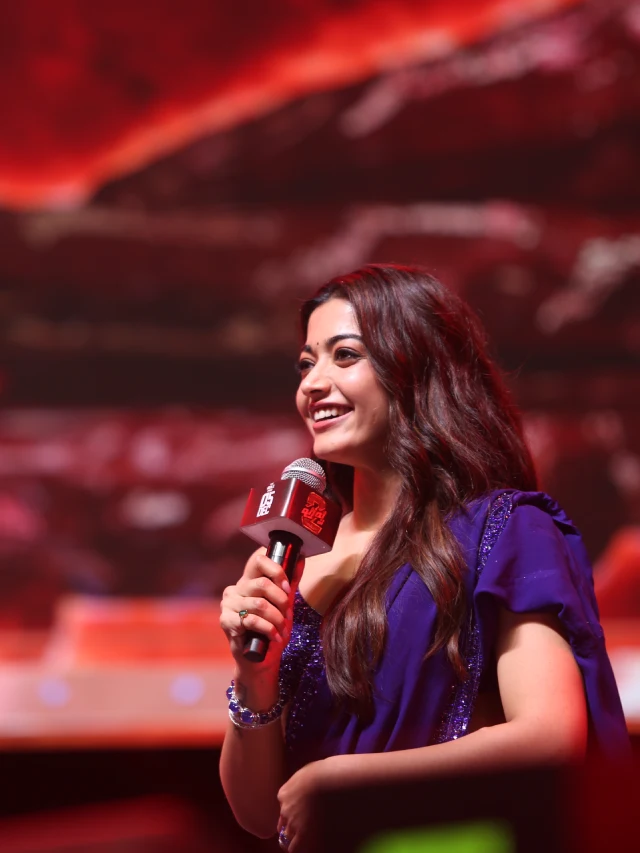 Rashmika Mandanna Cute Photos in Saree