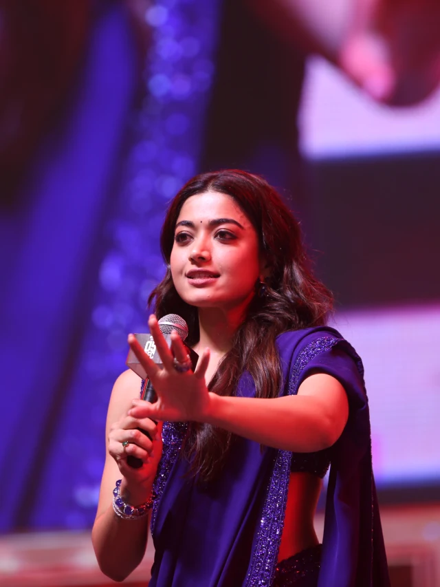 Rashmika Mandanna Cute Photos in Saree