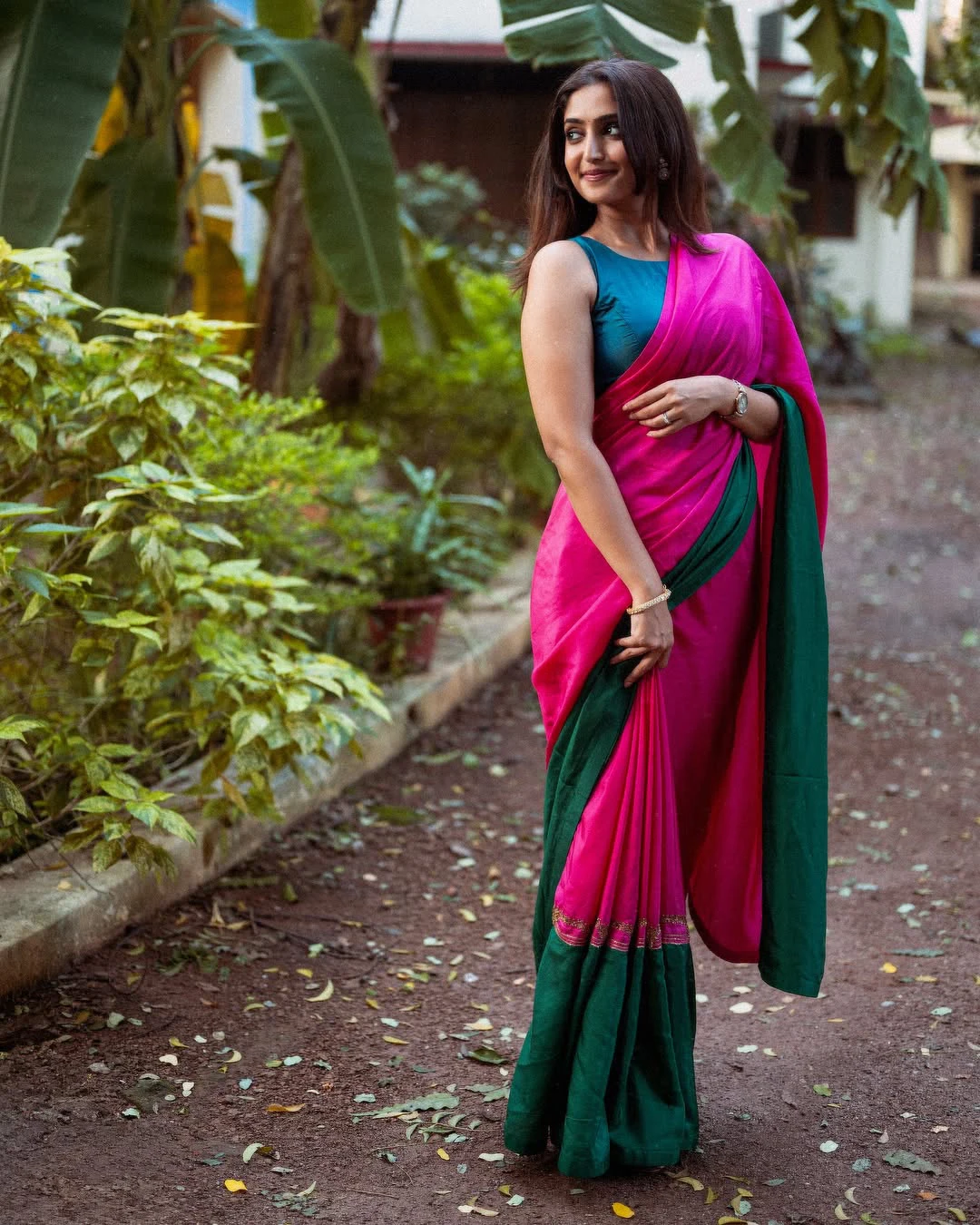 Reba Monica John Stunning Looks in Saree