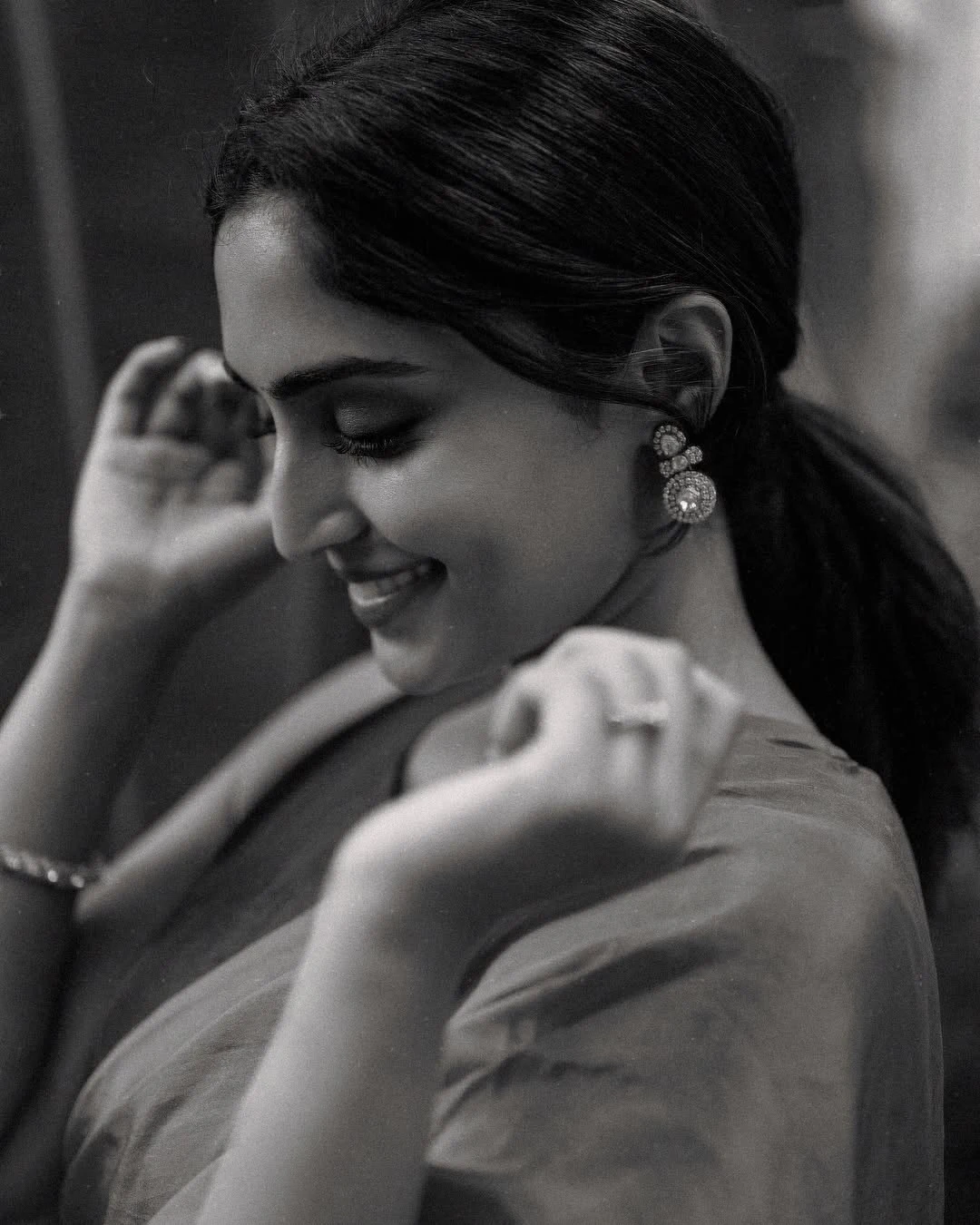 Reba Monica John Stunning Looks in Saree