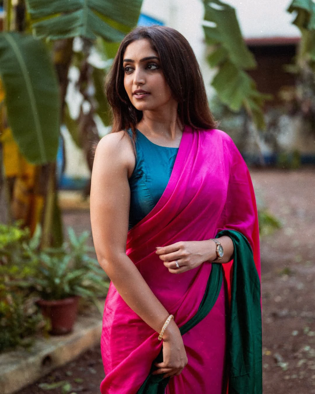 Reba Monica John Stunning Looks in Saree