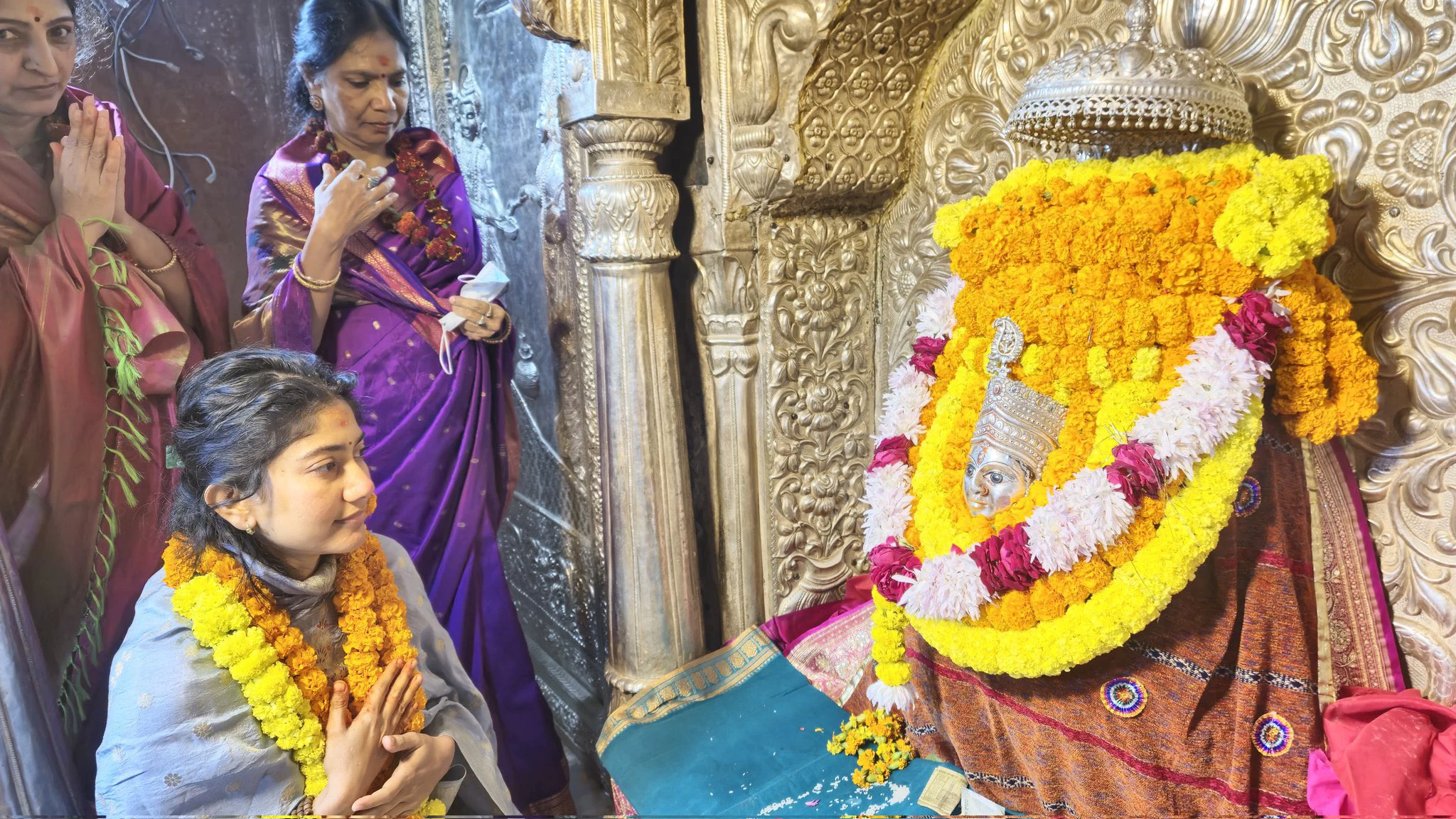 Sai Pallavi Visits Kashi