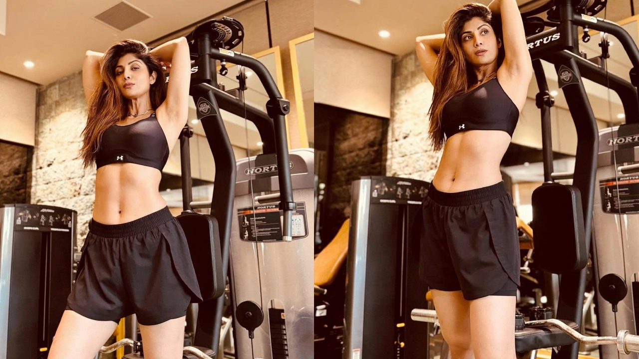Shilpa Shetty : 49 ఏళ్ళ వయసులో ఇంత హాట్ గా.. ఇంత ఫిట్ గా.. శిల్పా శెట్టి జిమ్ ఫోటోలు చూశారా?