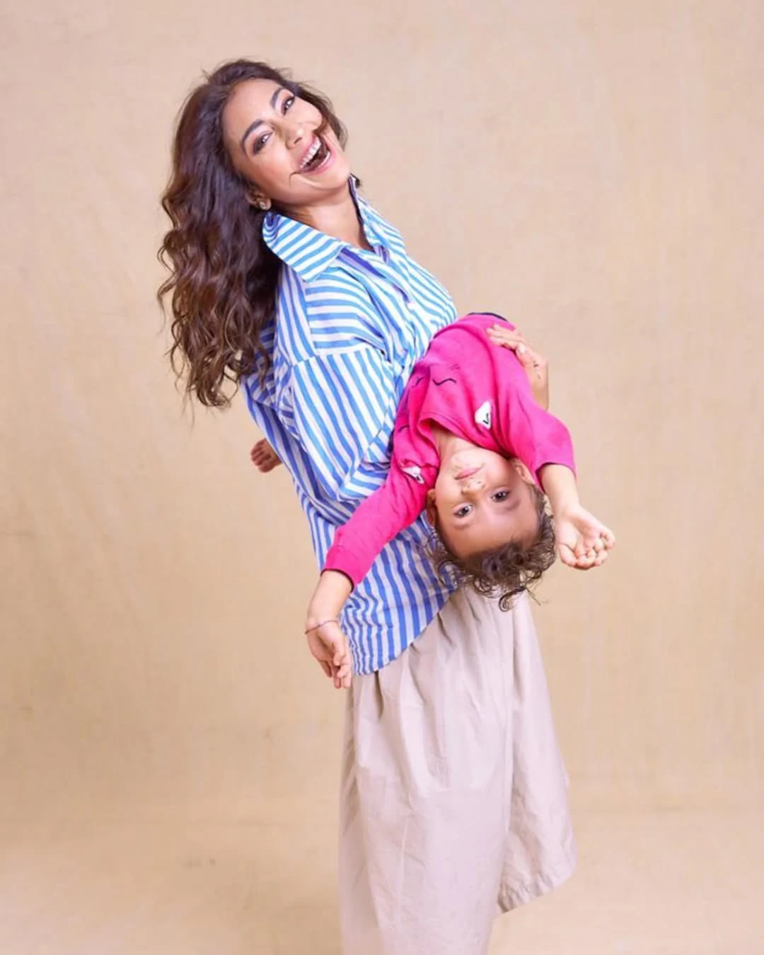 Shriya Saran Cute Photos with her Daughter