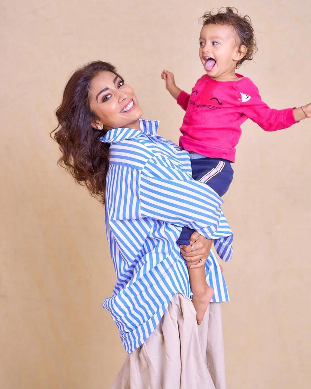 Shriya Saran Cute Photos with her Daughter