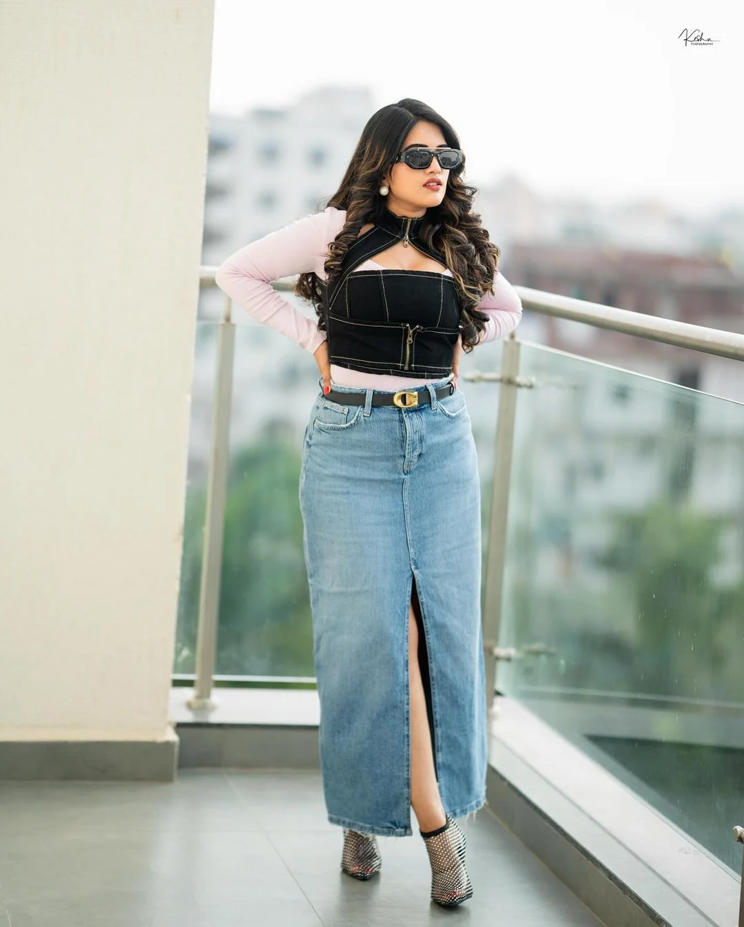 Anchor Sravanthi Chokarapu Stylish Looks