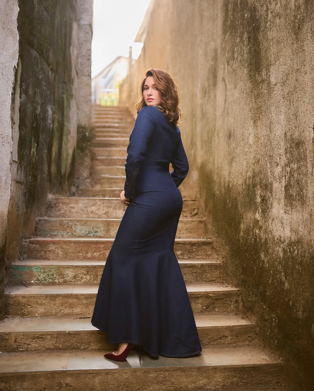 Tamannaah Bhatia Presents Her Beauty in Tight Fit Dress