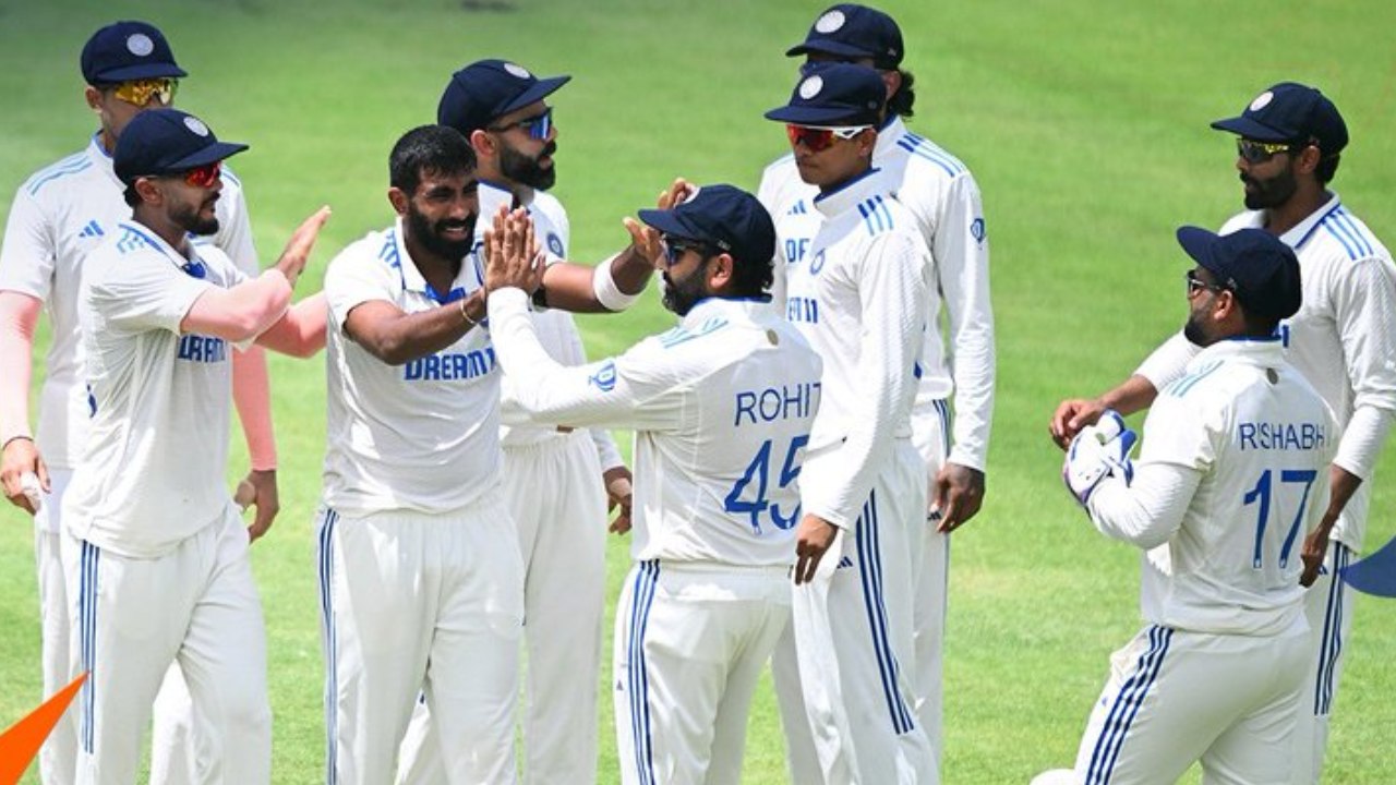 IND vs AUS : గబ్బా టెస్టు.. భారత విజయలక్ష్యం 275 పరుగులు.. 54 ఓవర్లలో.. రెండో ఇన్నింగ్స్లో ఆస్ట్రేలియా 89/7 డిక్లేర్.. IND vs AUS : గబ్బా టెస్టు.. భారత విజయలక్ష్యం 275 పరుగులు.. 54 ఓవర్లలో.. రెండో ఇన్నింగ్స్లో ఆస్ట్రేలియా 89/7 డిక్లేర్..