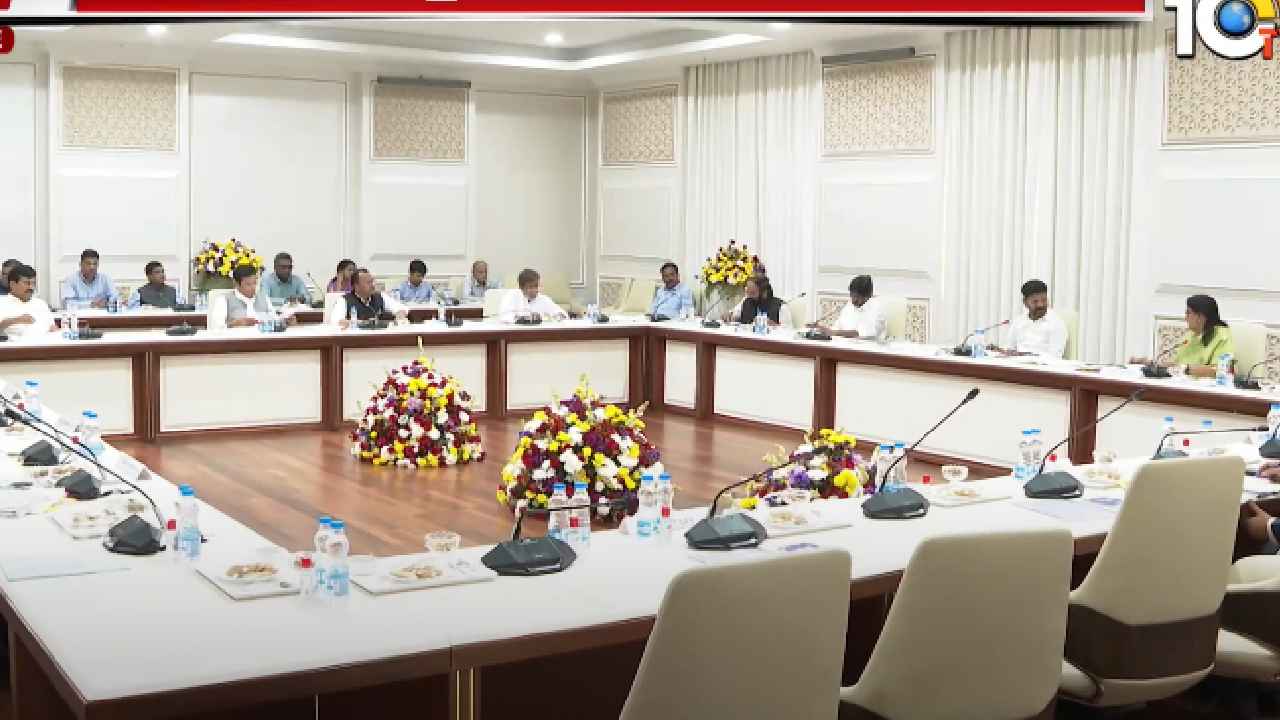 Telangana Cabinet Decisions : తెలంగాణ క్యాబినెట్ కీలక నిర్ణయాలు.. ఆ 5 ఆర్డినెన్స్ లకు ఆమోదం Telangana Cabinet Decisions : తెలంగాణ క్యాబినెట్ కీలక నిర్ణయాలు.. ఆ 5 ఆర్డినెన్స్ లకు ఆమోదం