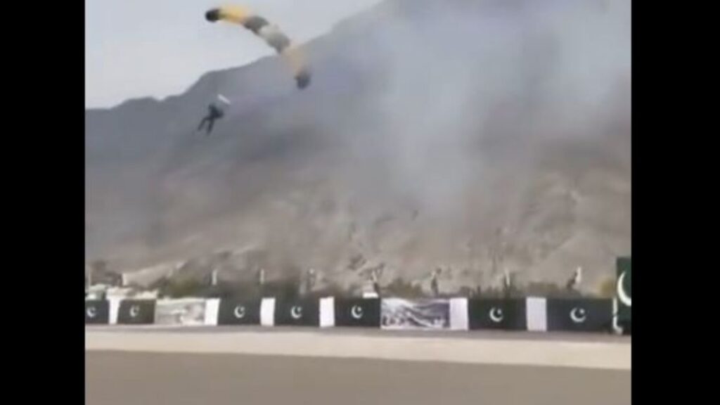 Pakistani paraglider