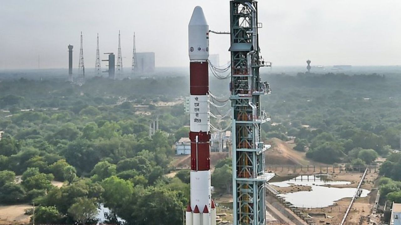 Proba-3: ప్రోబా-3 ప్రయోగానికి సర్వం సిద్ధం.. శ్రీవారిని దర్శించుకున్న ఇస్రో టీమ్ Proba-3: ప్రోబా-3 ప్రయోగానికి సర్వం సిద్ధం.. శ్రీవారిని దర్శించుకున్న ఇస్రో టీమ్