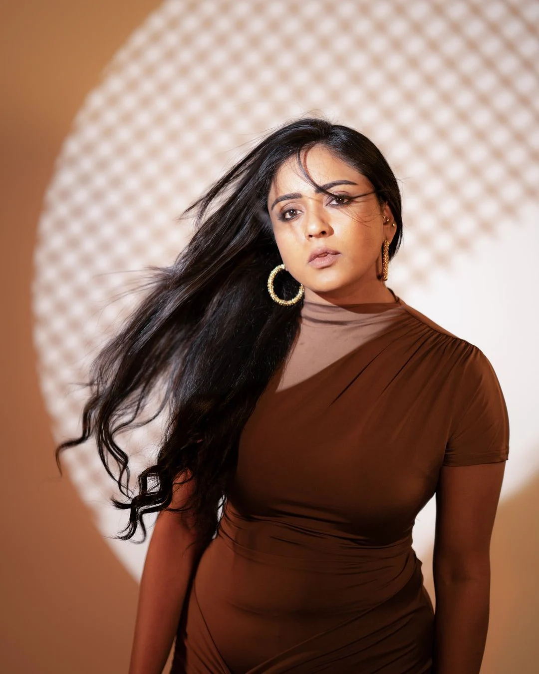 Vithika Sheru Dusky Looks in Modern Dress