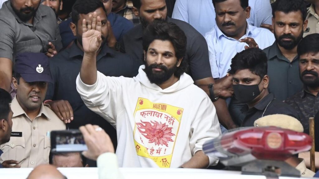 Chikkadapalli Police gives Notice to Allu Arjun for Investigation in Sandhya Theater Incident