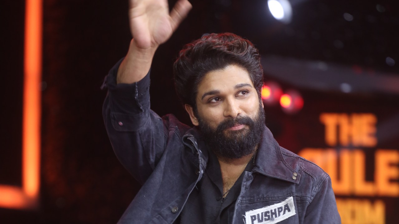 Allu Arjun : ఈ సంవత్సరం బిగ్గెస్ట్ న్యూస్ మేకర్.. అల్లు అర్జున్.. పుష్ప 2 ప్రమోషన్స్ నుంచి సంధ్య థియేటర్ వివాదం వరకు.. Allu Arjun : ఈ సంవత్సరం బిగ్గెస్ట్ న్యూస్ మేకర్.. అల్లు అర్జున్.. పుష్ప 2 ప్రమోషన్స్ నుంచి సంధ్య థియేటర్ వివాదం వరకు..