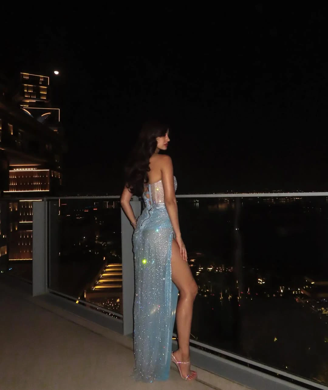Disha Patani Shining with her Beauty Shares Sizzling Photos