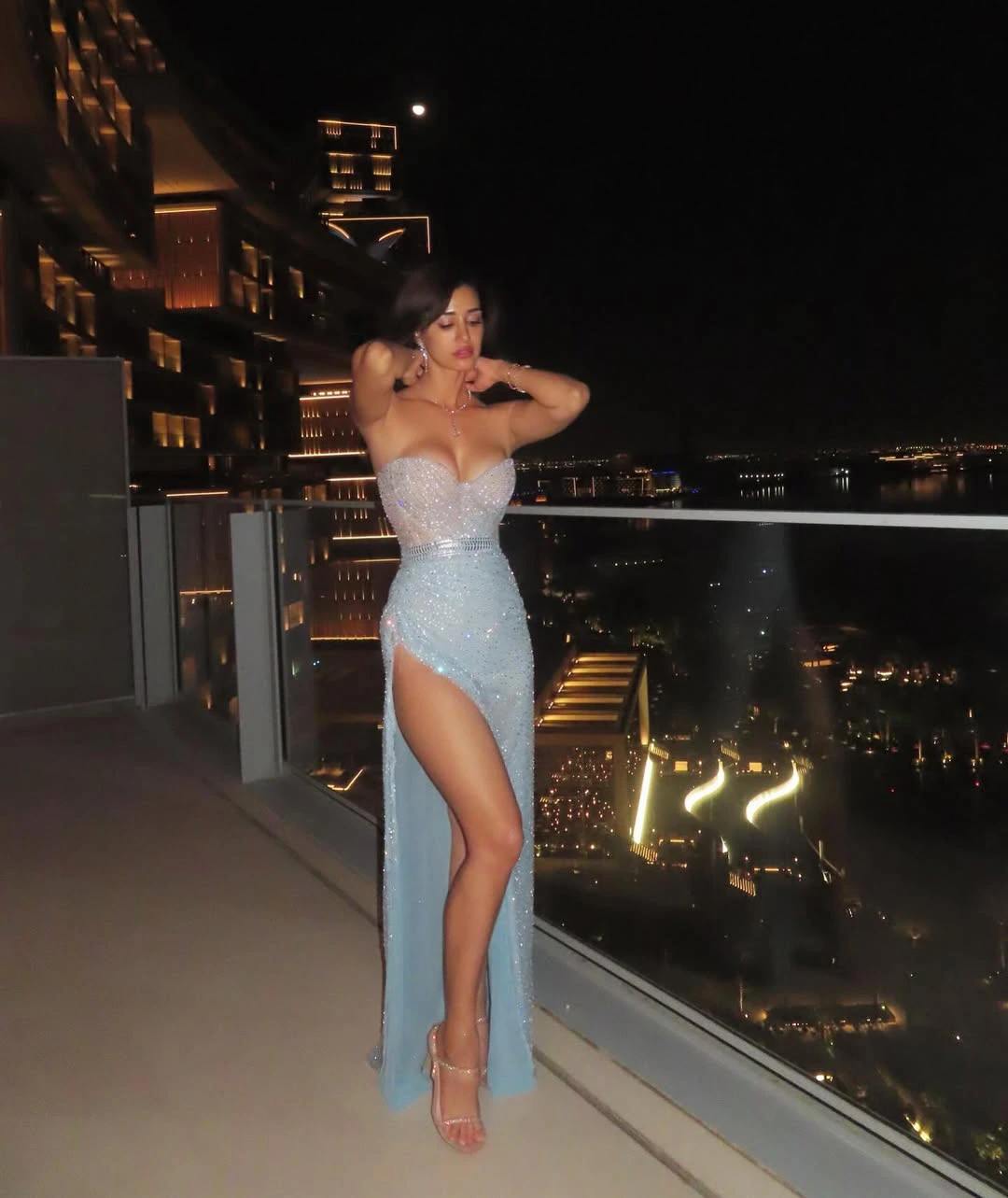 Disha Patani Shining with her Beauty Shares Sizzling Photos