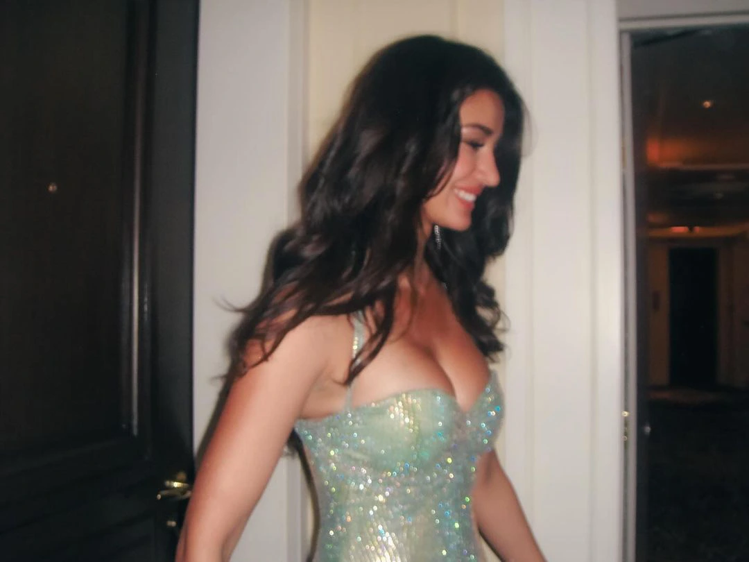 Disha Patani Shining with her Beauty Shares Sizzling Photos