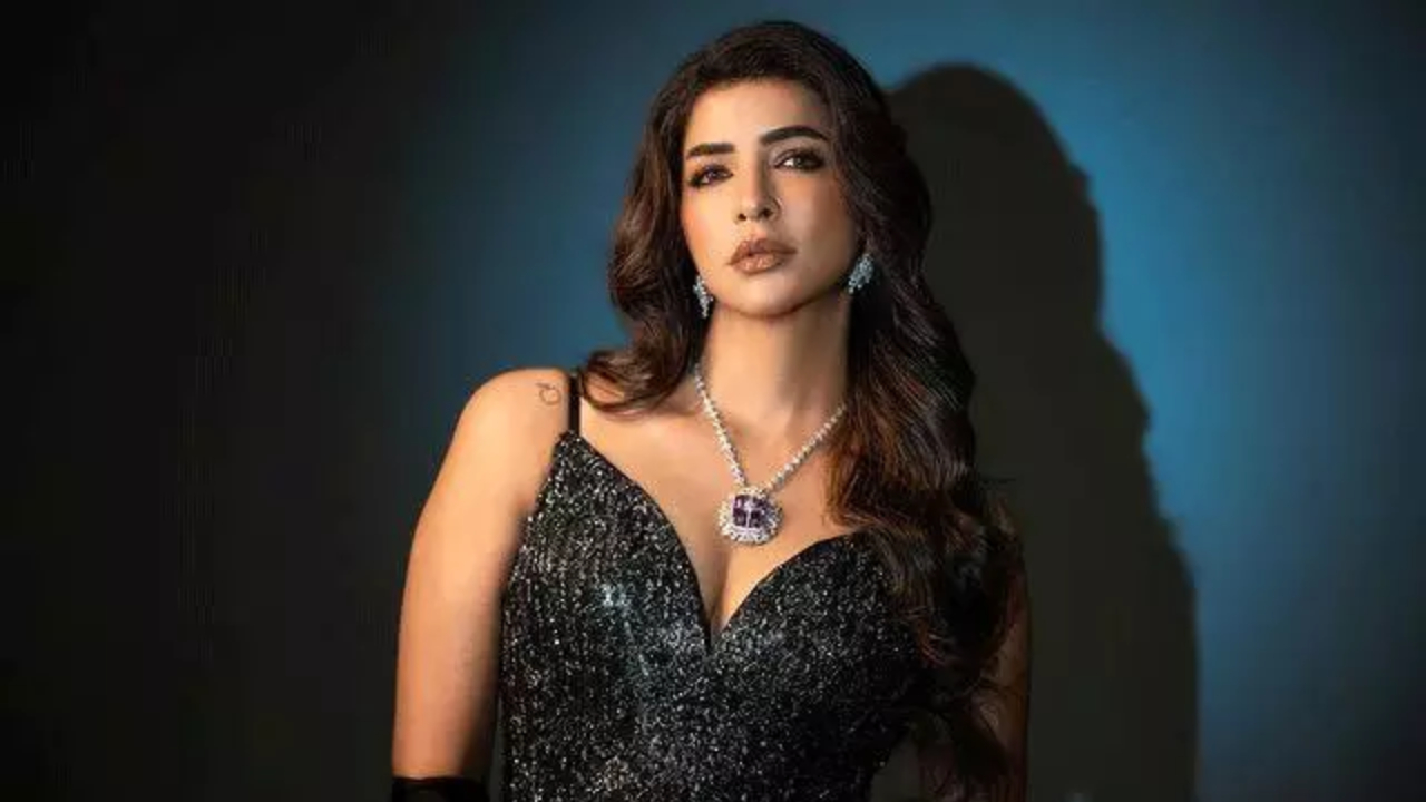 Lakshmi Manchu : మంచు ఇంట ముదురుతున్న వివాదం.. గొడవపై స్పందించని మంచు లక్ష్మి ఆ పోస్ట్ ఎందుకు చేసినట్టు.. Lakshmi Manchu : మంచు ఇంట ముదురుతున్న వివాదం.. గొడవపై స్పందించని మంచు లక్ష్మి ఆ పోస్ట్ ఎందుకు చేసినట్టు..