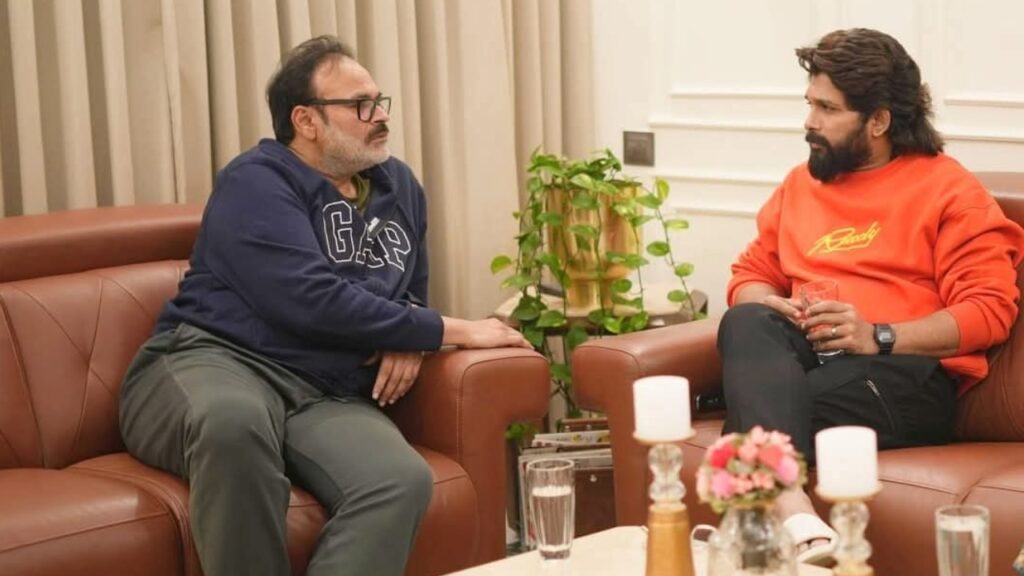 Allu Arjun Meets Mega Brother Nagababu Fans Shocked