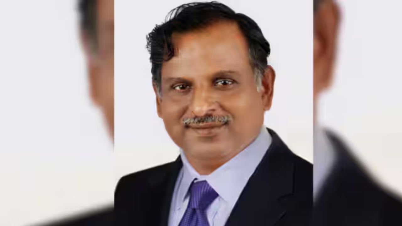 V Narayanan: ఇస్రో కొత్త ఛైర్మన్గా డాక్టర్ వీ నారాయణన్ను నియమిస్తూ క్యాబినెట్ నియామకాల కమిటీ నిర్ణయం V Narayanan: ఇస్రో కొత్త ఛైర్మన్గా డాక్టర్ వీ నారాయణన్ను నియమిస్తూ క్యాబినెట్ నియామకాల కమిటీ నిర్ణయం