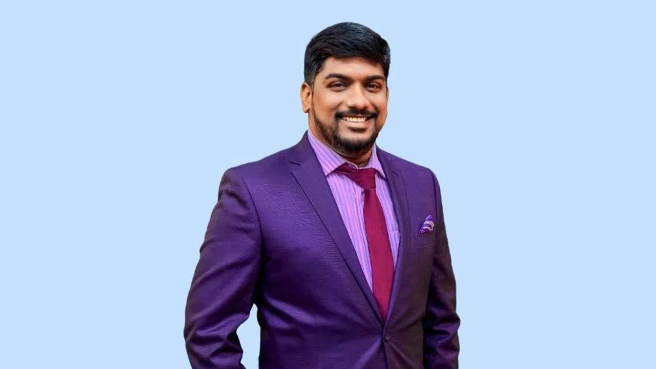 Success Story: ఒక్కడితో మొదలై.. వందలాది మందికి బాసటైన యువపారిశ్రామిక వేత్త భరత్ కుమార్ కక్కిరేణి Success Story: ఒక్కడితో మొదలై.. వందలాది మందికి బాసటైన యువపారిశ్రామిక వేత్త భరత్ కుమార్ కక్కిరేణి