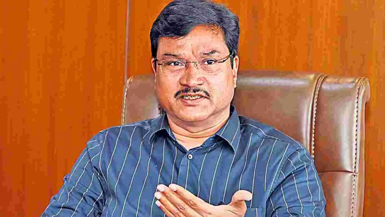 యథావిధిగా విధులకు హాజరవుతామన్న హైడ్రా మార్షల్స్.. సమస్య అంతా టీ కప్పులో తుఫాను లాంటిదన్న హైడ్రా కమిషనర్ యథావిధిగా విధులకు హాజరవుతామన్న హైడ్రా మార్షల్స్.. సమస్య అంతా టీ కప్పులో తుఫాను లాంటిదన్న హైడ్రా కమిషనర్