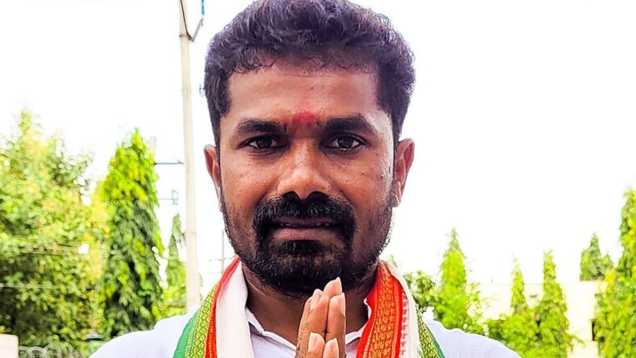 ఫారెస్ట్ చెక్ పోస్టుల వద్ద మహిళలు, పిల్లలు, వృద్ధులు గత రాత్రి బిక్కుబిక్కుమంటూ గడిపారు: ఎమ్మెల్యే వెడ్మ బొజ్జు ఫారెస్ట్ చెక్ పోస్టుల వద్ద మహిళలు, పిల్లలు, వృద్ధులు గత రాత్రి బిక్కుబిక్కుమంటూ గడిపారు: ఎమ్మెల్యే వెడ్మ బొజ్జు