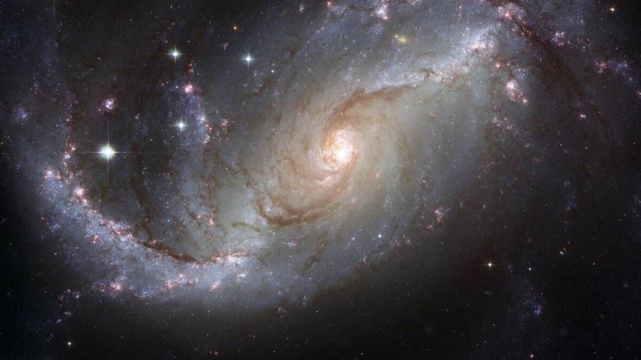 Alien signal hits Earth 