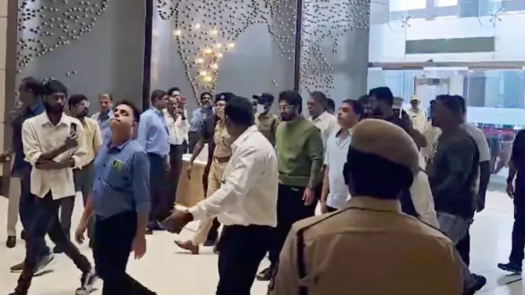 Allu Arjun reached kims hospital and inquiring with the doctors about sriteja health