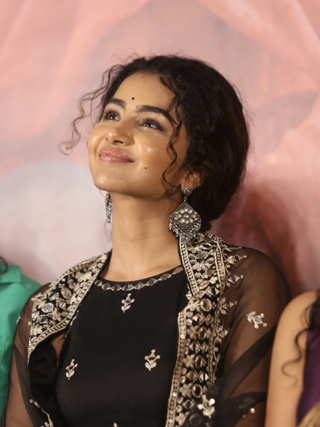 Anupama Parameswaran Cute Photos